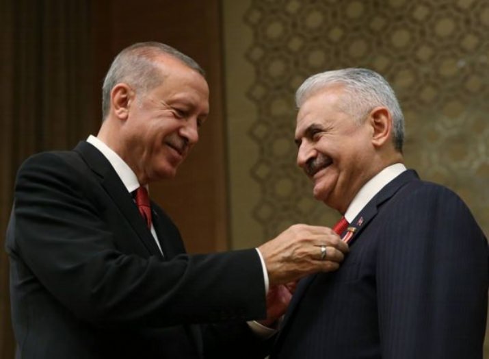 Binali Yıldırım’a Devlet Şeref Madalyası