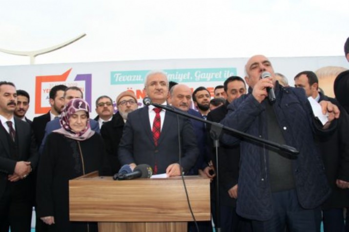 Başsoy, Laf Üretmedik İş Ürettik