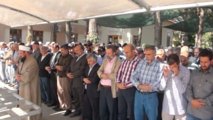 Halep’te Ölenler İçin Gıyabi Cenaze Namazı Kılındı