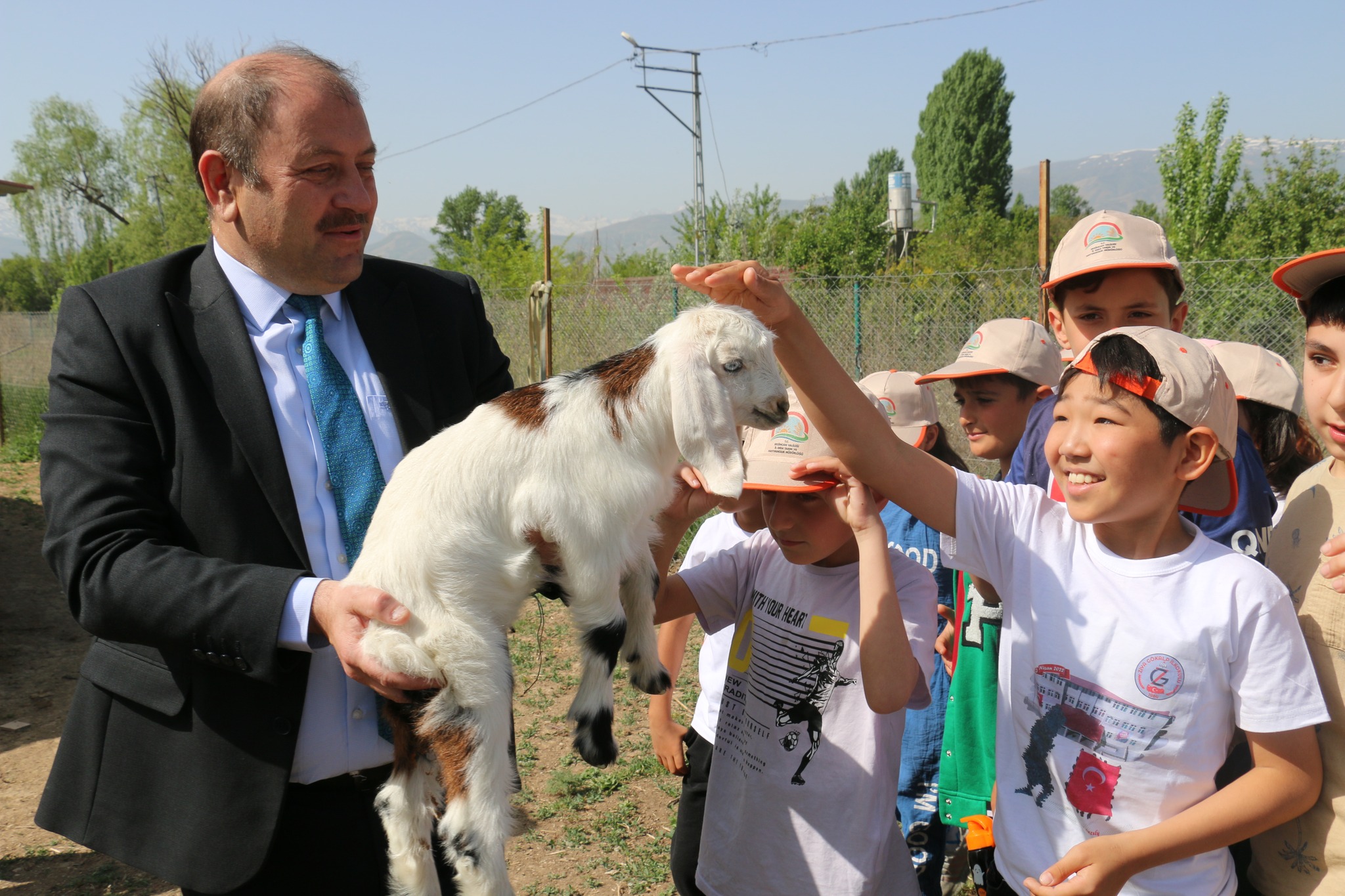 Öğrenciler e-Twinning Kapsamında Çiftlik Gezdiler