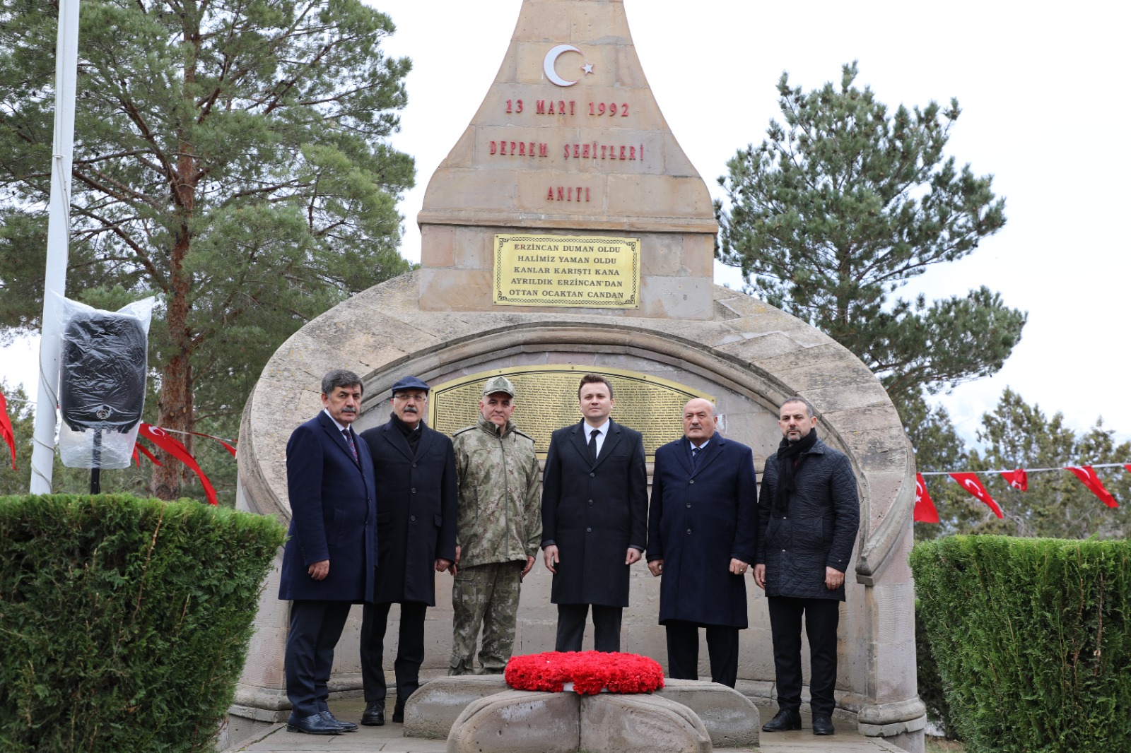 Deprem Şehitleri Unutulmadı