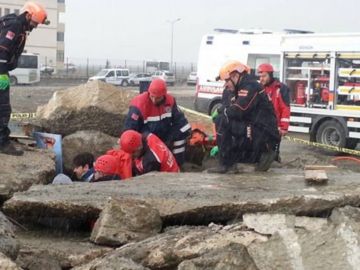 Depremin Yıl Dönümünde Deprem Tatbikatı