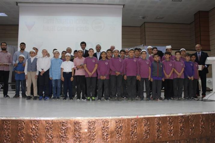 Erkek Hafız Öğrencilerden Kur’an Ziyafeti