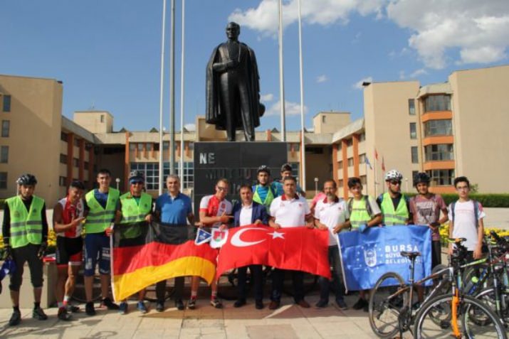 Dostluk İçin Bursa’dan Erzincan’a Pedal Çevirdiler