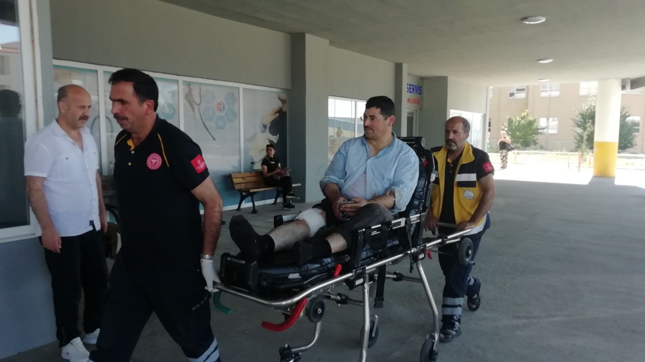 Acemi Kasaplar Acile Koştu