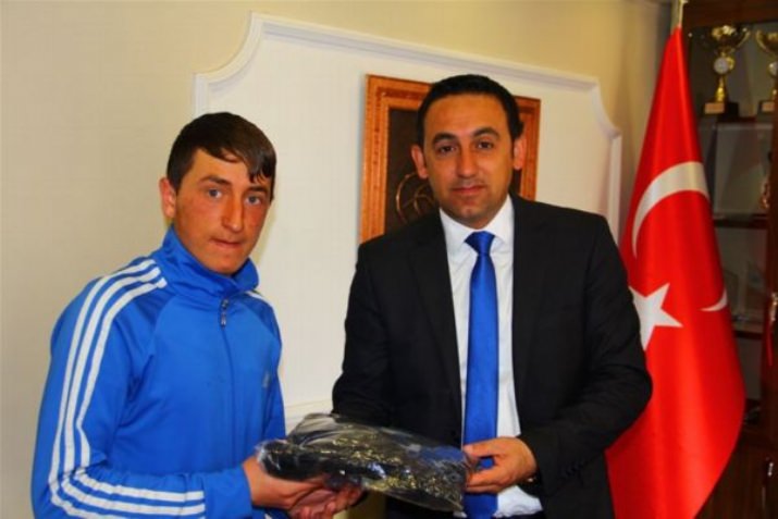 Başarılı Kayakçılar Ödüllendirildi