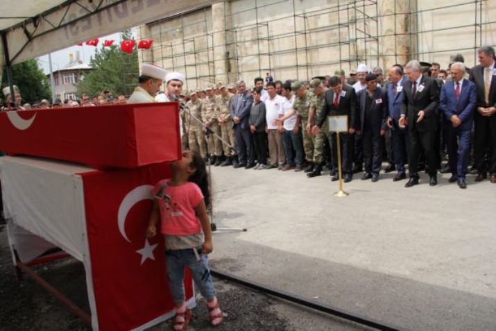 Erzincan Şehidini Uğurladı