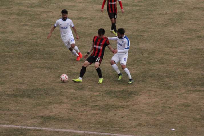 Anagold 24 Erzincanspor, Kendi Sahasında Mağlup