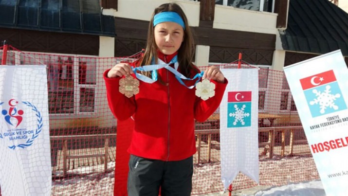 Erzincanlı Sporcu Madalya İle Döndü