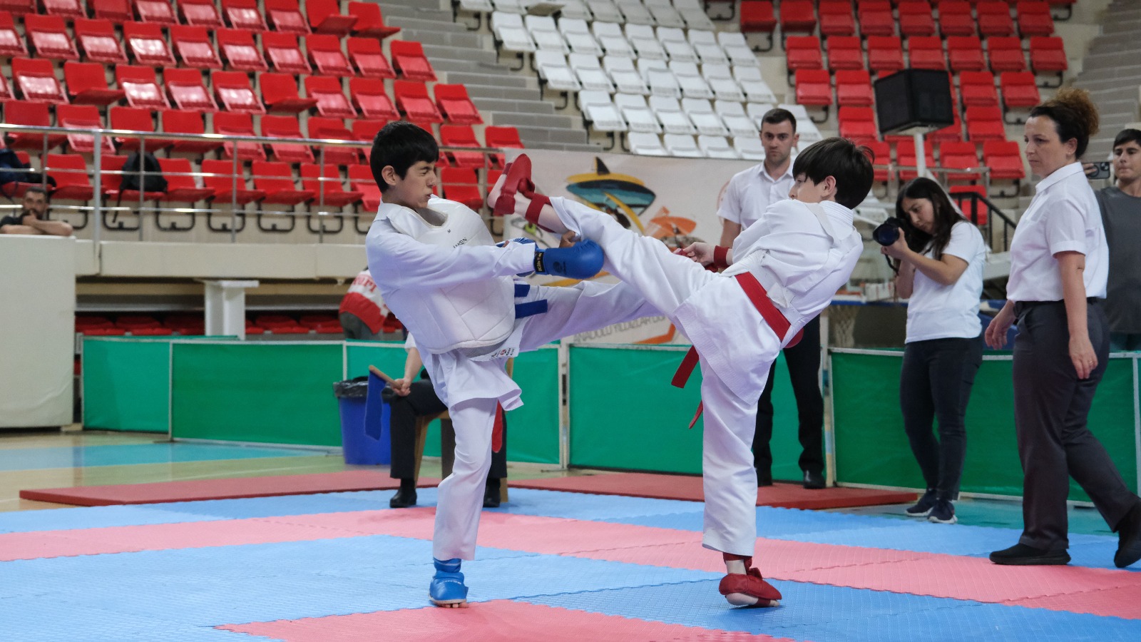 Anadolu Yıldızlar Ligi Karate Heyecanı Erzincan'da başladı