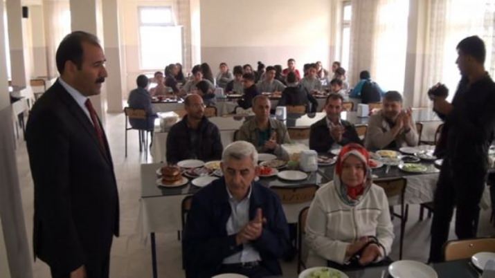 Öğrenci, Öğretmen Ve Veliler Bir Arada
