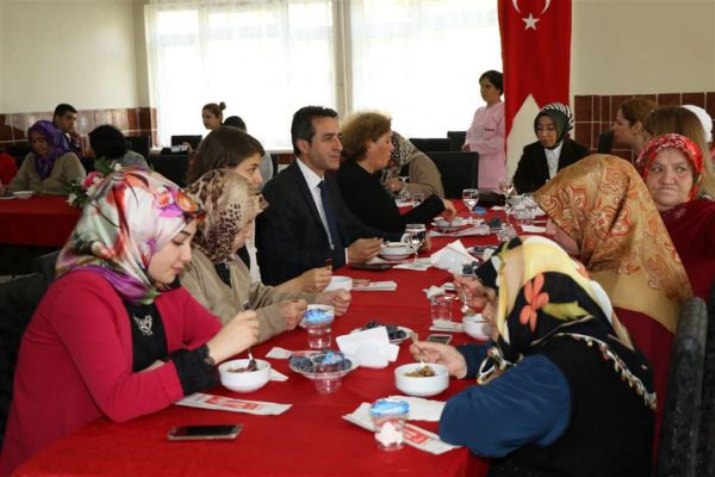 Huzurevinde Aşure Programı