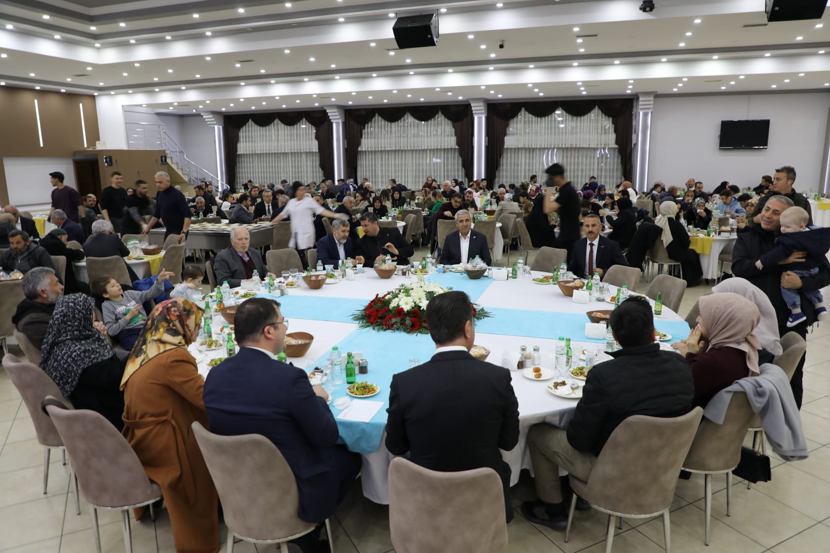 Ramazan ayının ilk iftar programı şehit aileleri ve gazilerle