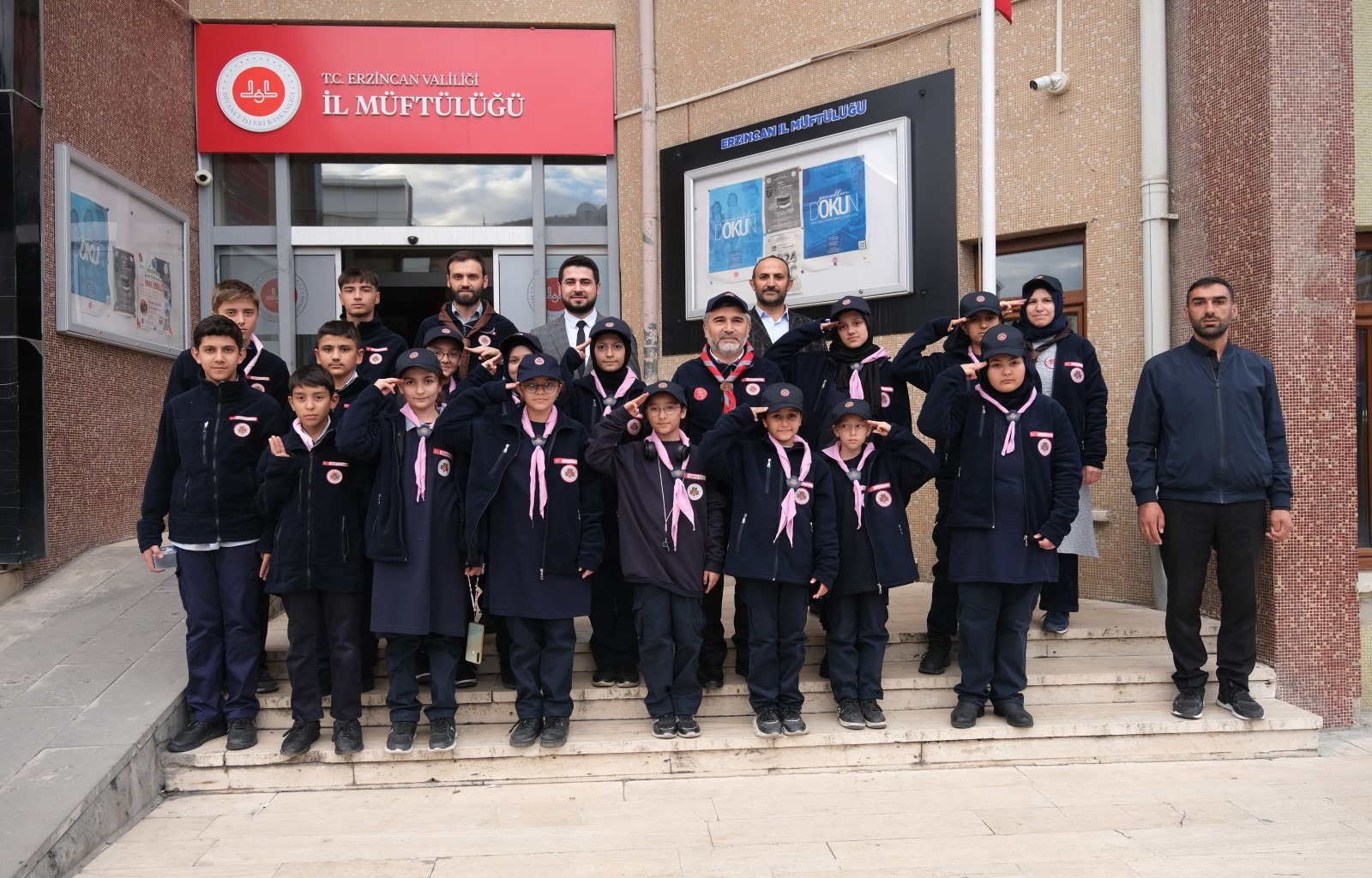 Erzincan Müftülüğü Diyanet İzcileri, İl Müftüsünü Ziyaret Etti