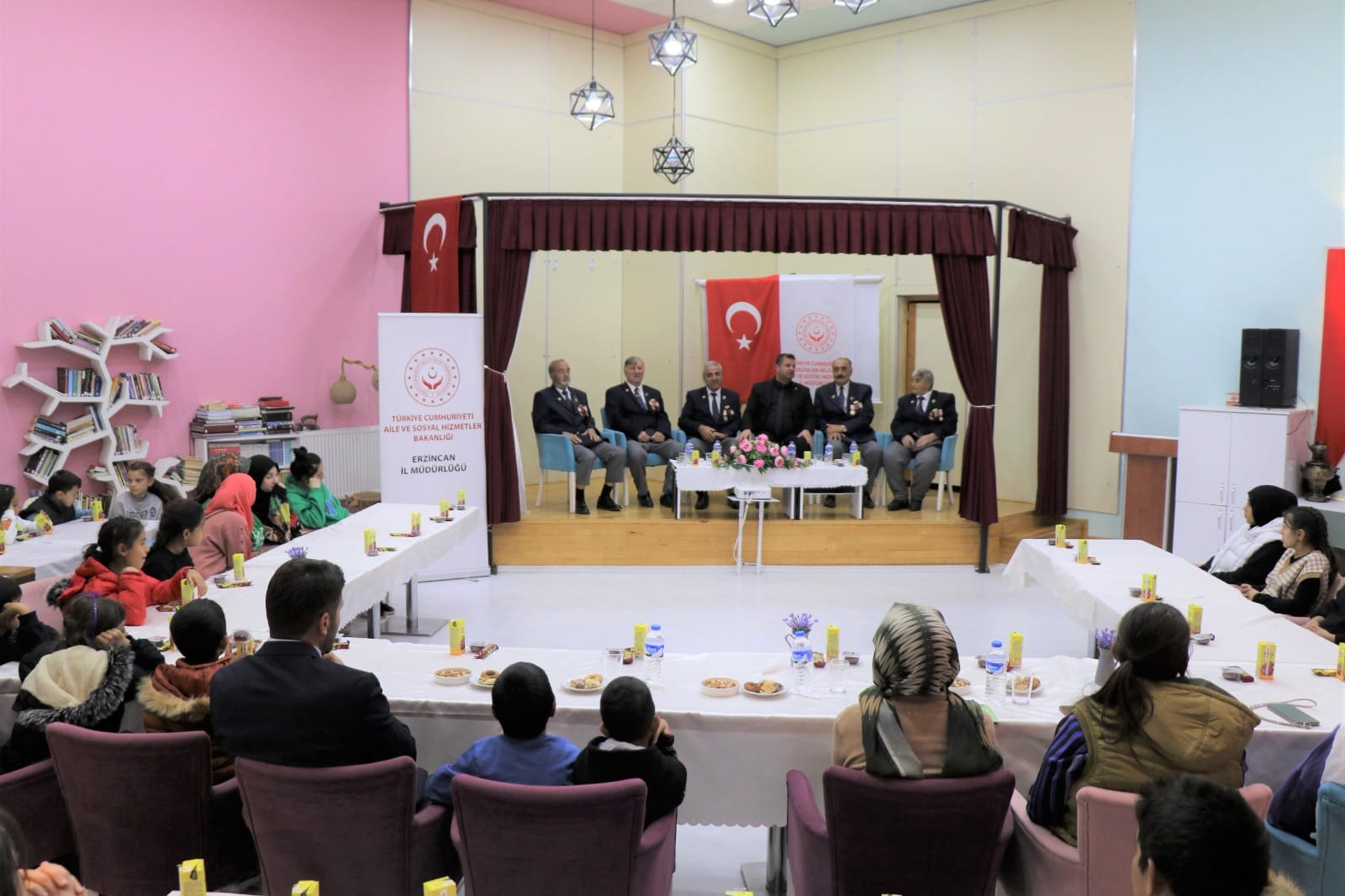 Çocuklarla, Kahramanlar Buluştu