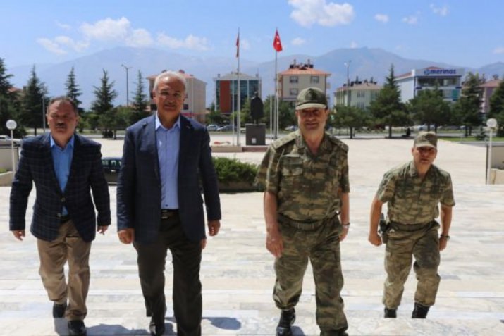 Bayraktaroğlu’ndan, Başkan Başsoy’ Veda Ziyareti