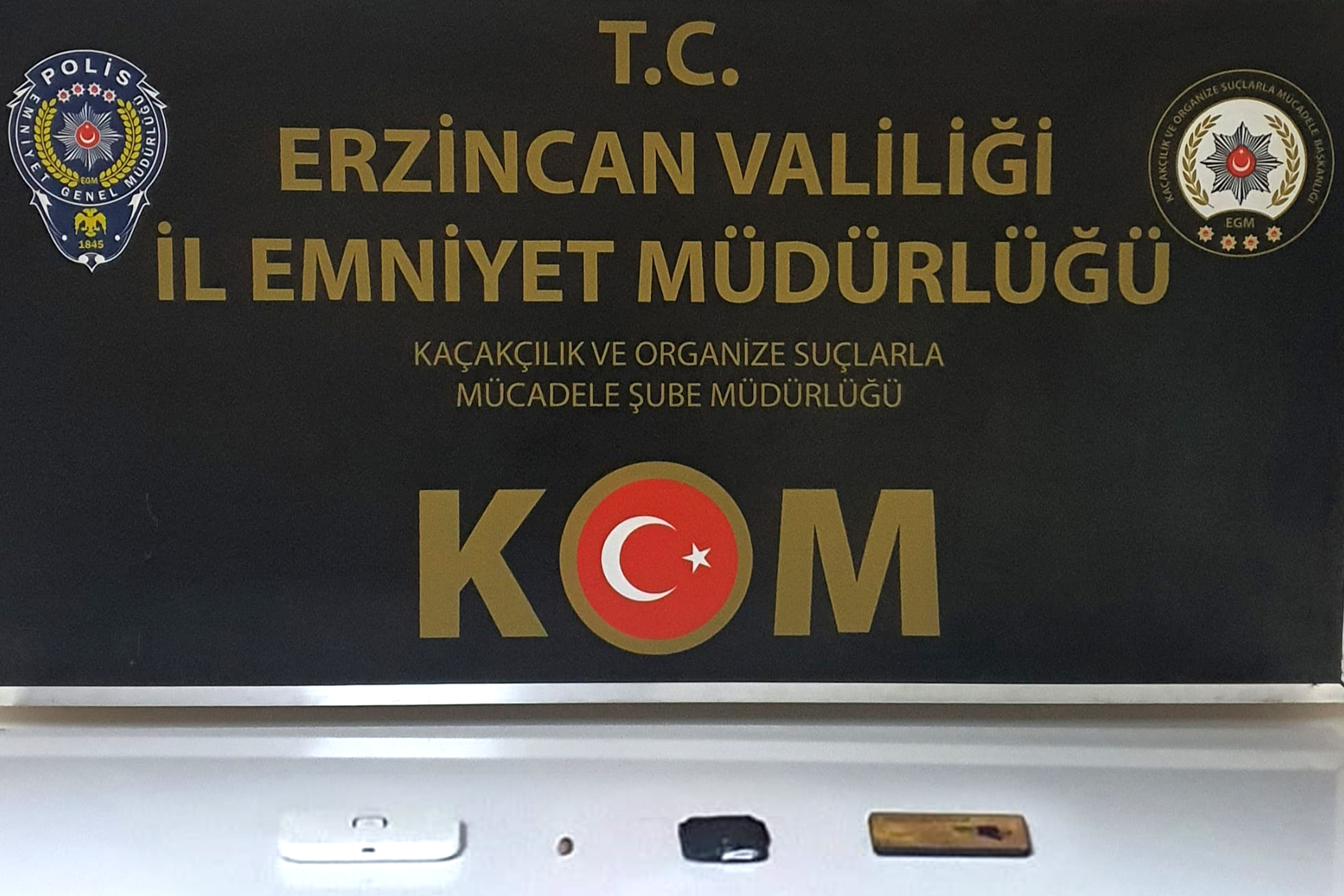 Sınava giren şahsın üzerinde kameralı kopya düzeneği ele geçirildi