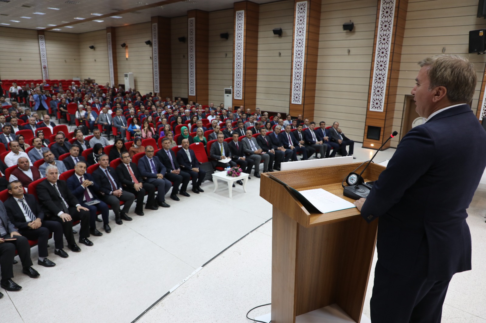 Önce Ben Değişeceğim, Önce Kalbim Değişecek; Sevmeye Başlayacağım. Sevdikçe Yapar Olacağım. Yaptıkça Alışkanlık Olacak