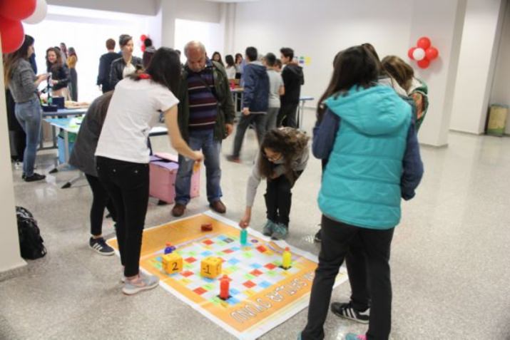 E.Ü Eğitim Fakültesinde Matematik Festivali