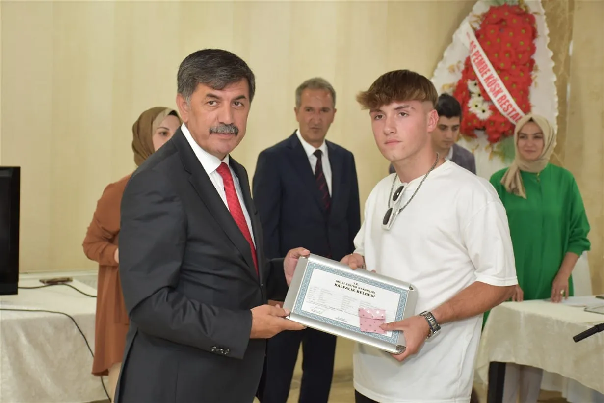 MEM'de Mezuniyet Heyecanı