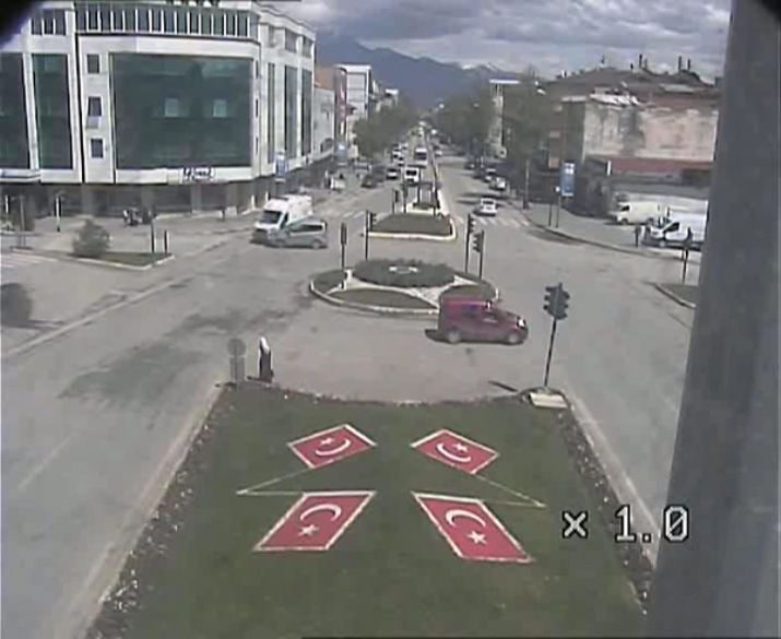 Erzincan Trafik Kazalarını MOBESE Kameraları Kaydetti