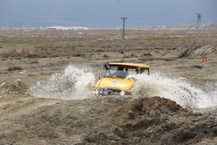 Off Road Yarışları Nefesleri Kesti