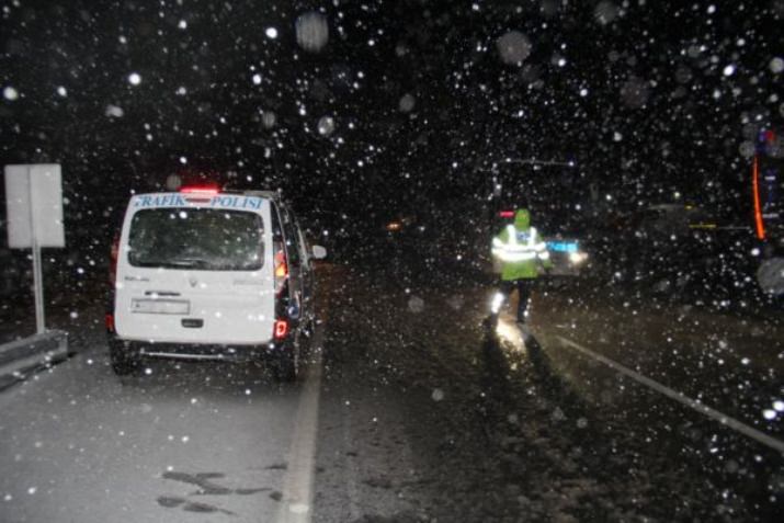 Erzincan’da Kar ve Tipi Ulaşımı Aksattı