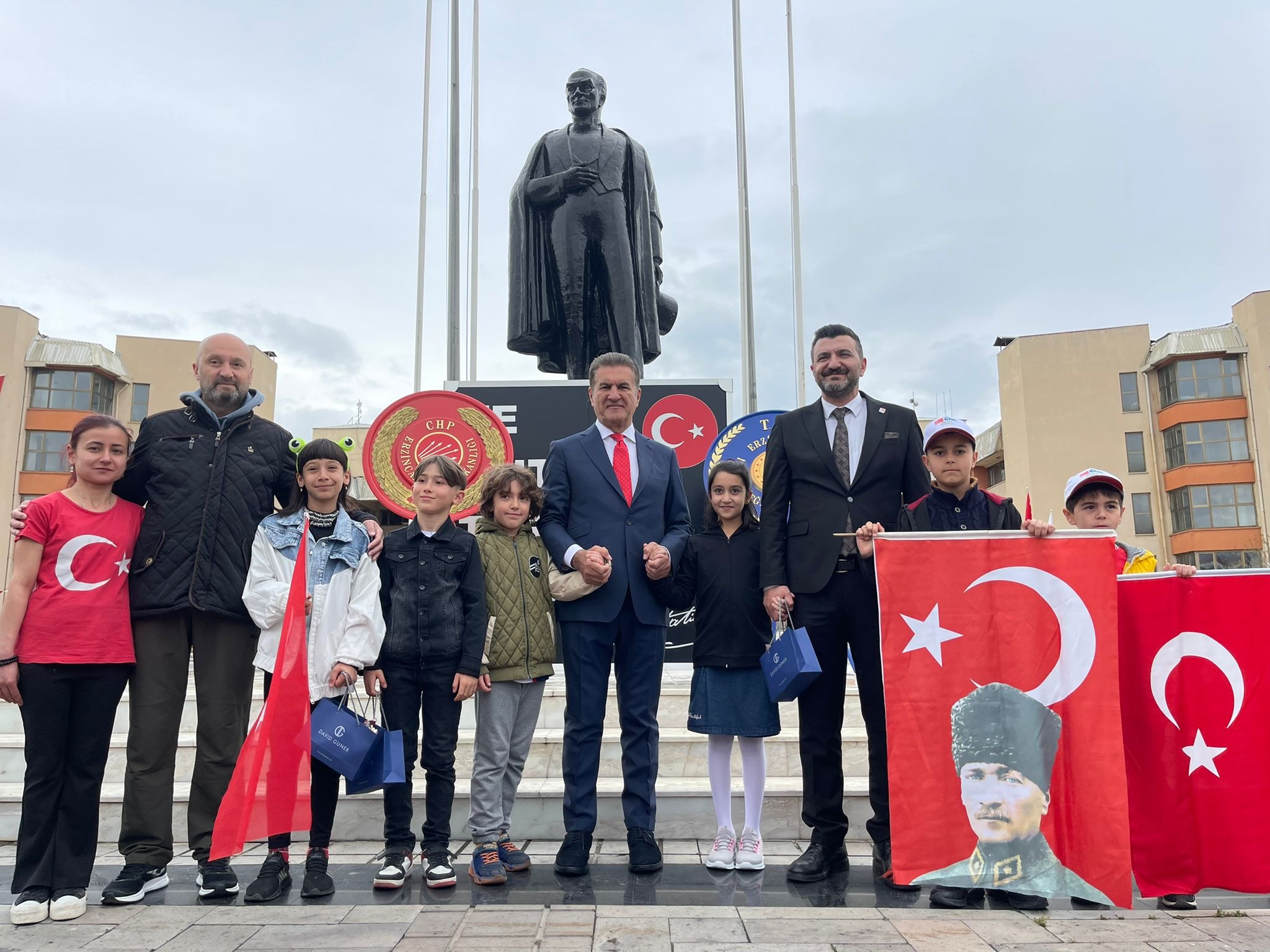 Sarıgül’den, 23vNisan Mesajı