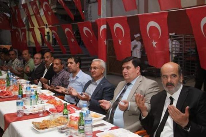 Hayırsever İşadamı Süleyman Tan’dan Vatandaşlara İftar