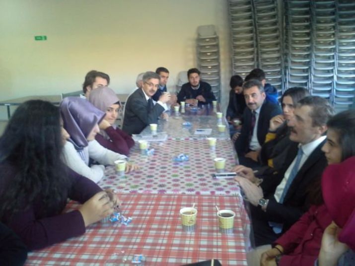 Rektör Prof. Dr. Çapoğlu, Tercan MYO’da Öğrencilerle