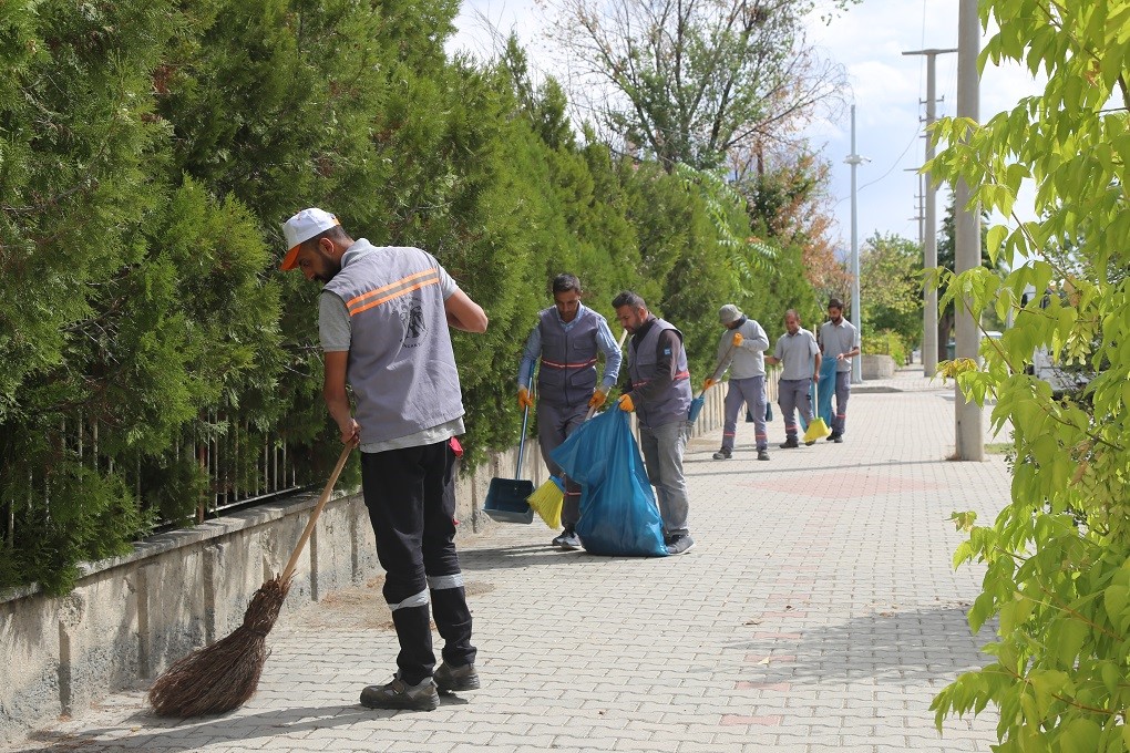 Başkan Aksun; “Daha temiz bir Erzincan için canla başla çalışıyoruz”