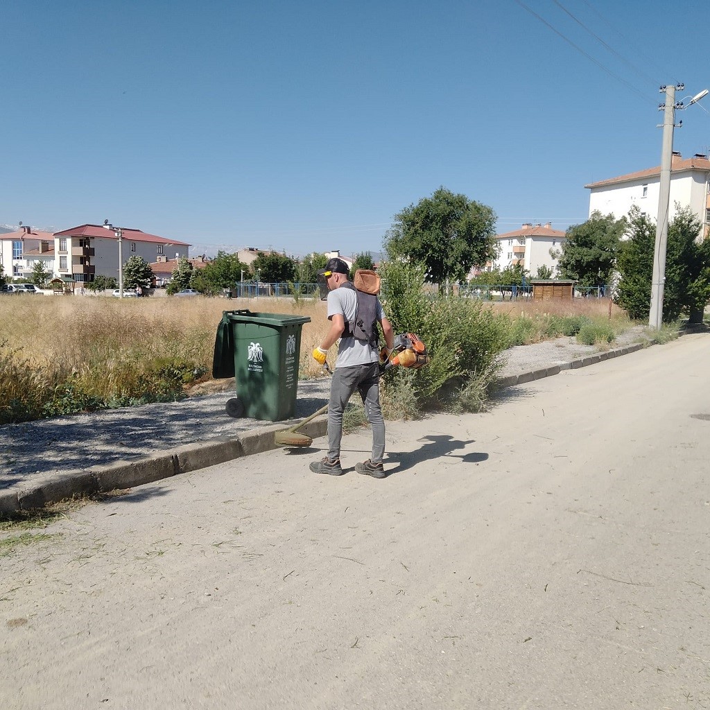 Genel temizlik çalışmaları devam ediyor