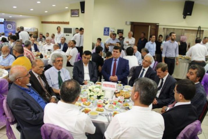 Vali Arslantaş, EKEV İftarına Katıldı