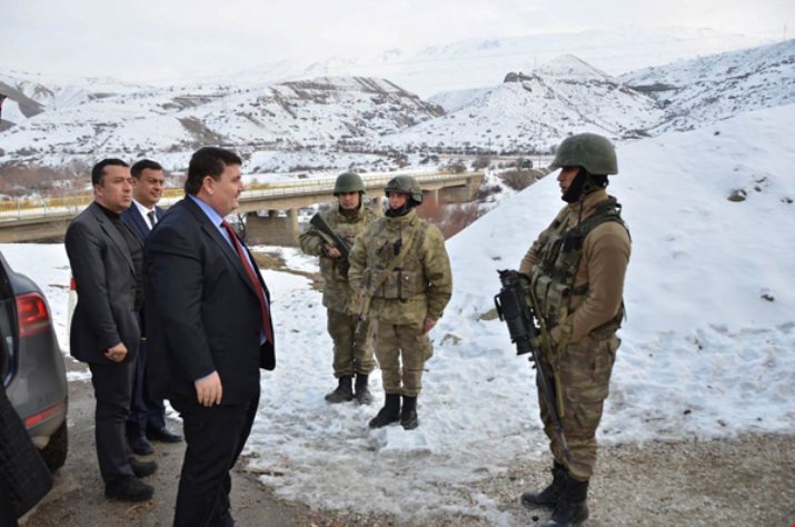 Vali Arslantaş’tan Nöbet Tutan Askerlere Ziyaret