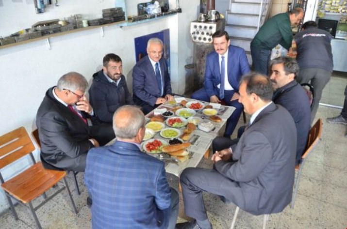 Vali Arslantaş ve Başkan Başsoy, Sanayi Esnafı İle Kahvaltıda Biraraya Geldi