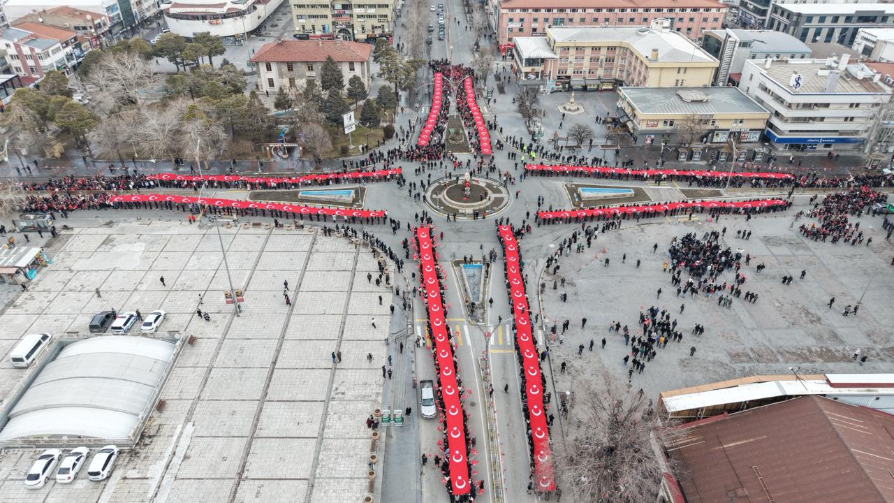 Erzincan’ın Kalbi, Ay Yıldızın Gölgesinde Tek Yürek