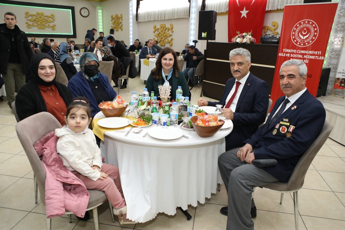 Vali Makas, Şehit Yakınları ve Gazilerle Yemekte Bir Araya Geldi