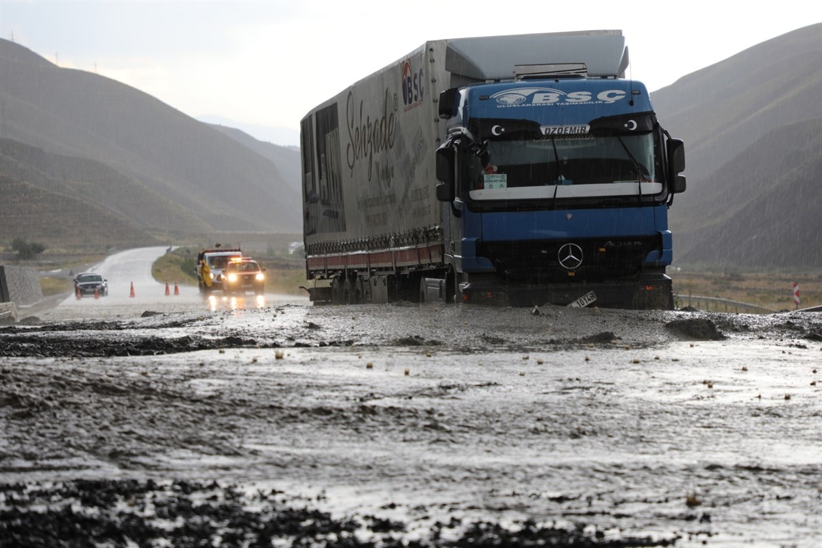Erzincan-Sivas Karayolu ulaşıma açıldı