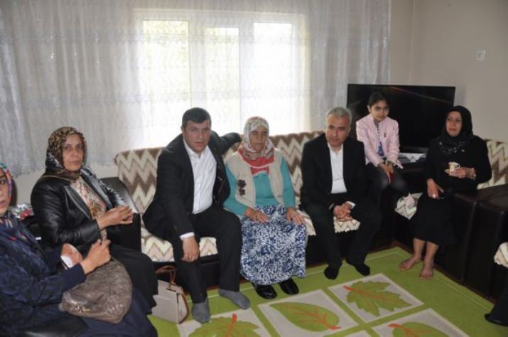 Özker ve Özdemir’den, Şehit Annelerine Ziyaret